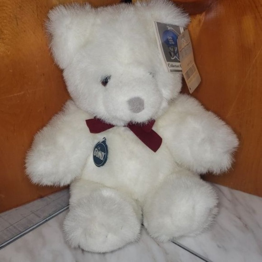 Gund 1983 Collectors Classic BEAR With Tags